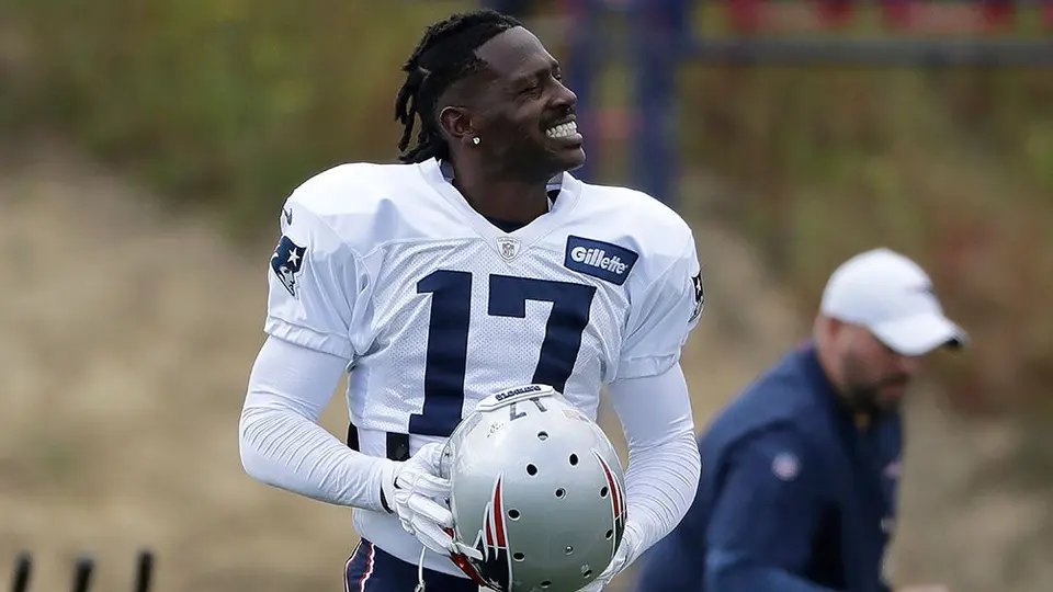 Antonio Brown regresó a la universidad tras retiro de la NFL