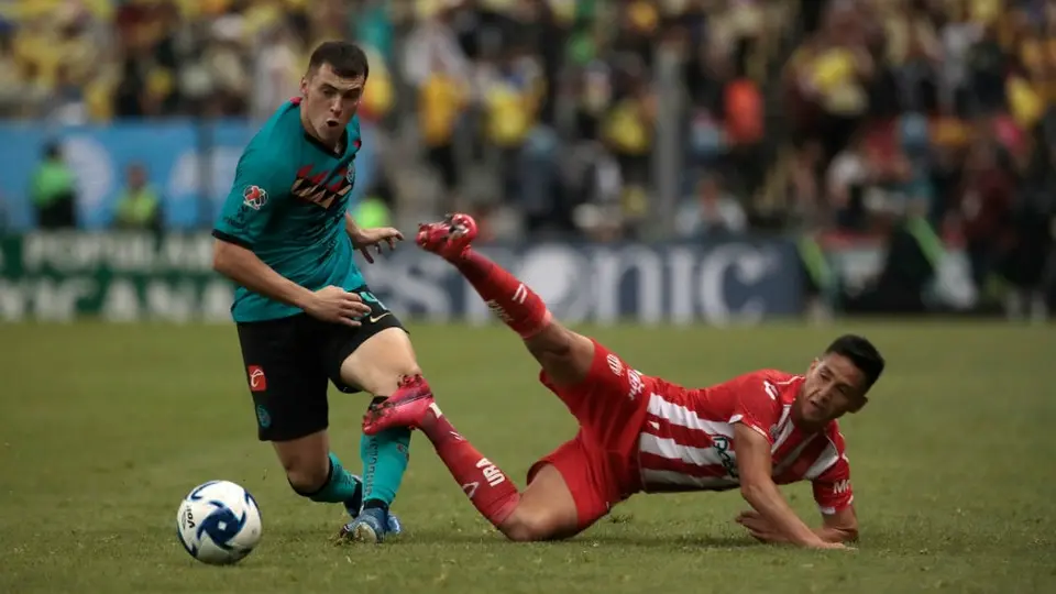 VIDEO: Árbitro no sancionó penal sobre Federico Viñas en el América vs Necaxa