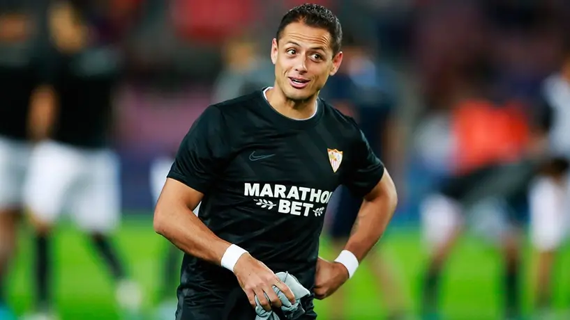 Chicharito Hernández lució máscara de calavera