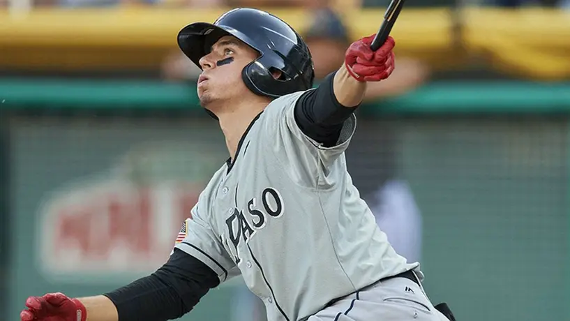 Luis Urías fue traspasado de los Padres a los Brewers