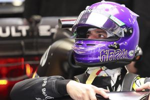 Daniel Ricciardo homenajeó a Kobe Bryant con el diseño de su casco
