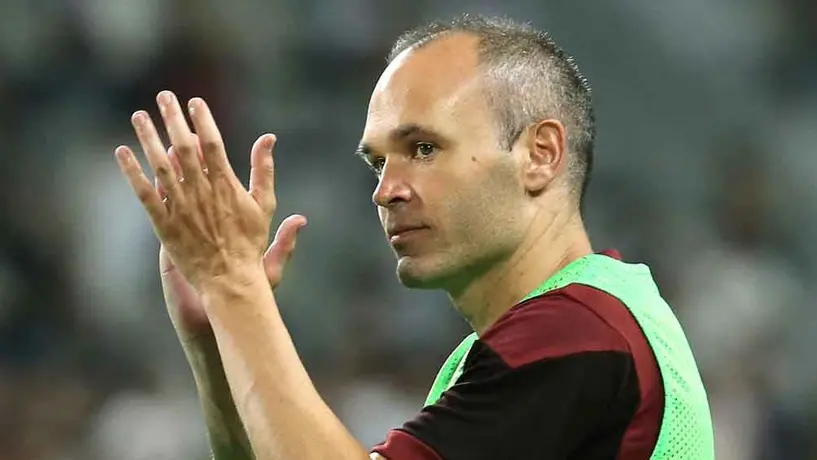 Iniesta agradeció que le pusieran 'pantalones' a su estatua en Albacete