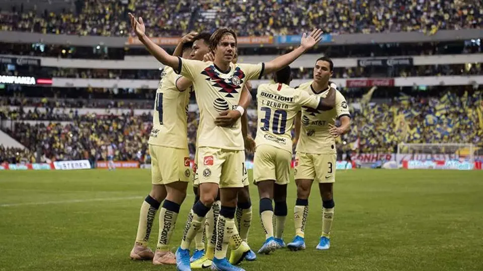 Aficionadas japonesas cantan el himno del América en Youtube