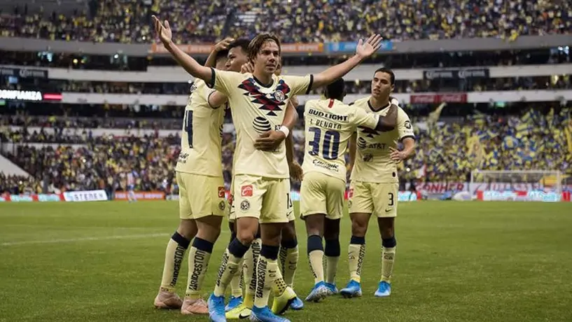 Aficionadas japonesas cantan el himno del América en Youtube