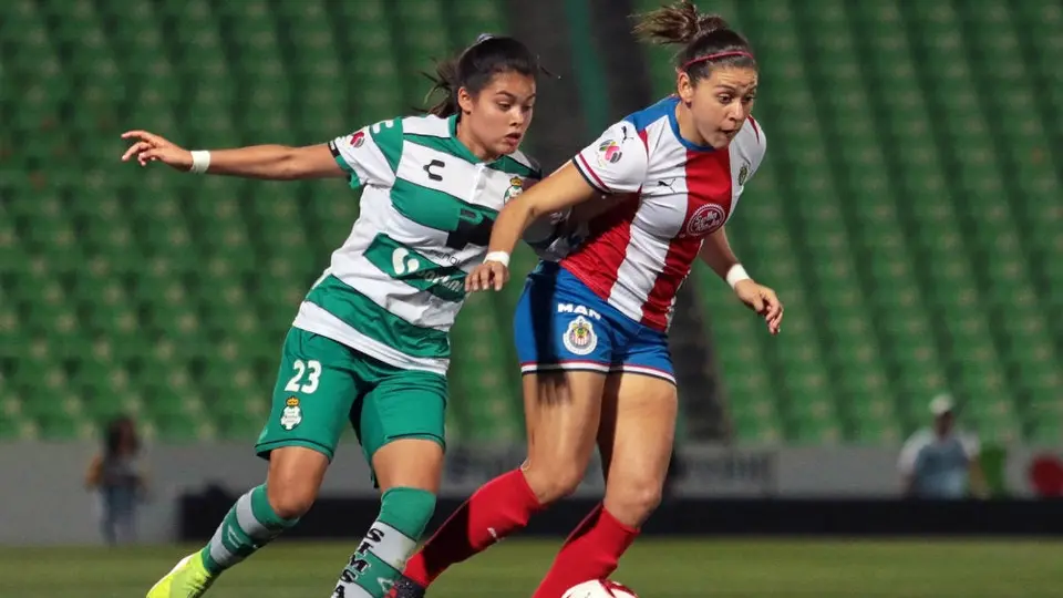 Chivas Femenil se aferró a zona de Liguilla tras empate ante Santos