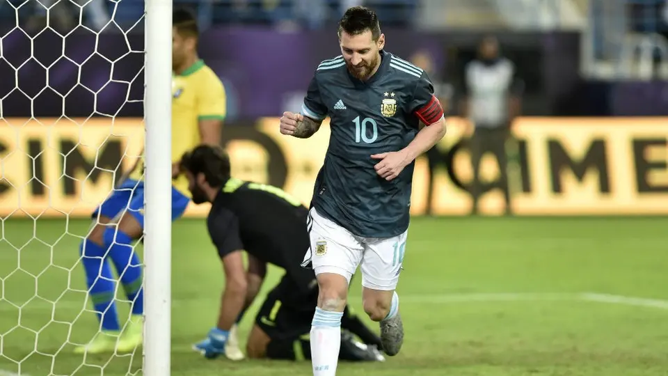 Argentina venció a Brasil en el regreso de Lionel Messi