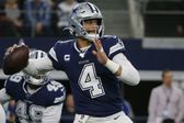 Cowboys: Dak Prescott ya firmó contrato de 'Jugador Franquicia'