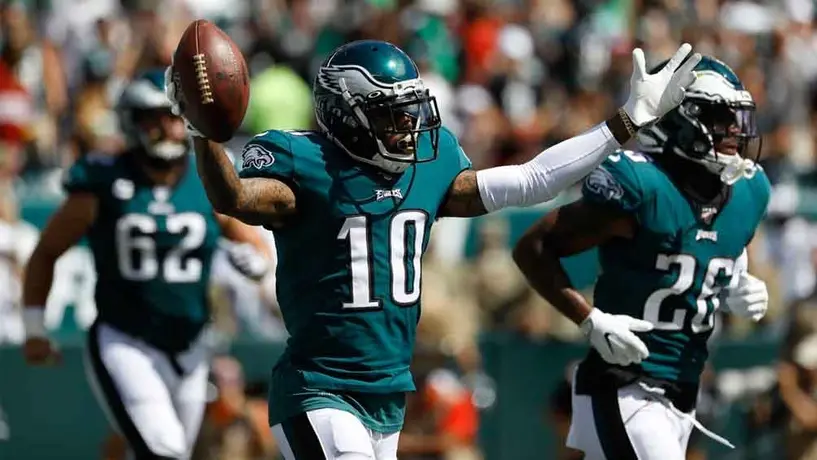 NFL: DeSean Jackson personalizó sus tenis en honor a George Floyd