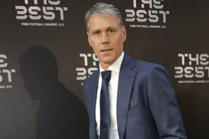 Marco van Basten, suspendido como comentarista por proclama nazi