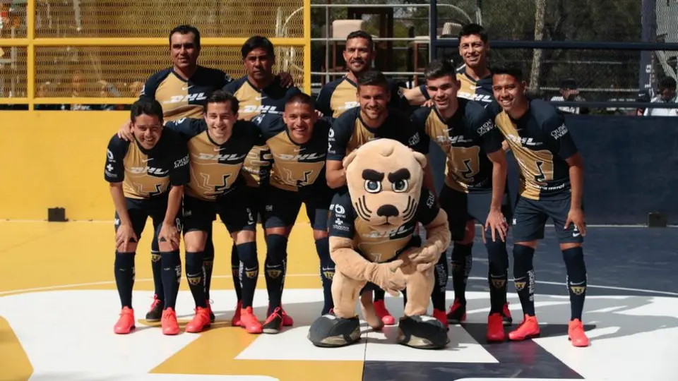 Pumas presentó tercer uniforme conmemorativo