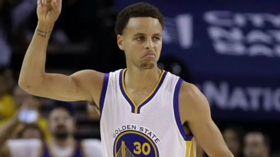 Stephen Curry podría regresar en marzo a la NBA