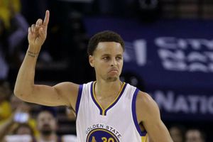 Stephen Curry podría regresar en marzo a la NBA