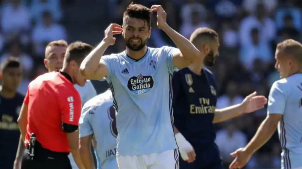 Celta de Vigo oficializó a Murillo como refuerzo al tiempo que informó tiempo de baja de Araujo