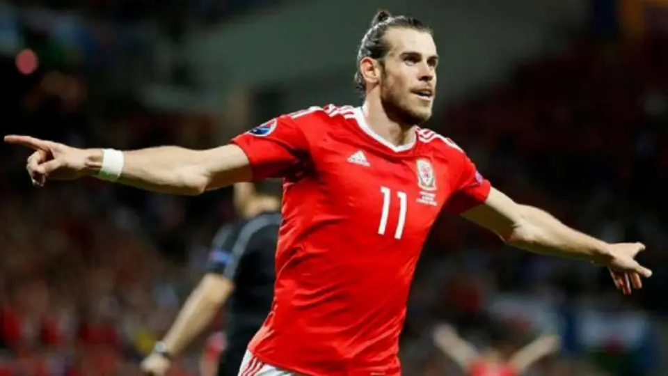 Gareth Bale entrenó con normalidad con Gales pese a llevar un mes lesionado
