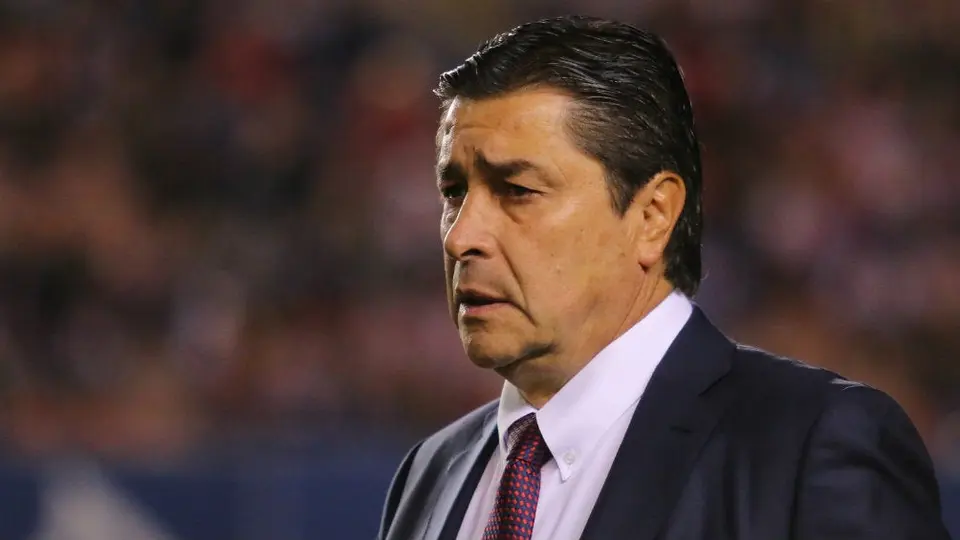 Chivas: Tena seguirá al frente del Rebaño, a pesar del mal momento