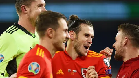 Bale se burló del Real Madrid con bandera de Gales tras triunfo sobre Hungría