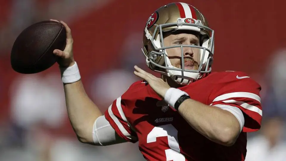Arrestan a sospechoso en asesinato de hermano de quarterback de 49ers
