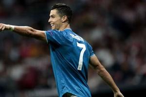 Cristiano 'hizo' magia y se convirtió en Aladdin en el cumpleaños de sus mellizos