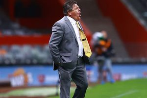 Piojo Herrera enseña cómo no ponerse el cubrebocas