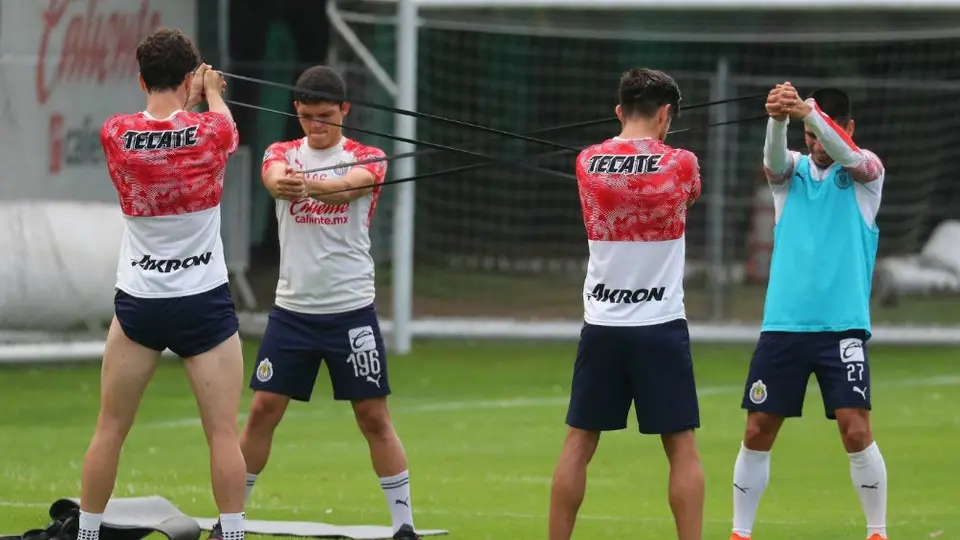 Chivas entrenó con normalidad pese a coronavirus