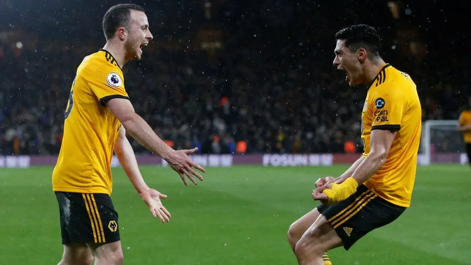 Manchester United ofrecería 110 MDE por Raúl Jiménez y Diogo Jota