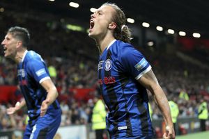 Berbatov: 'Probablemente Matheson no ha tenido sexo y ya marcó en Old Trafford'