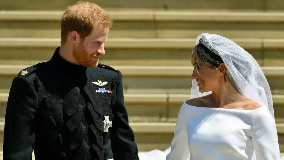 Príncipe Harry y Meghan Markle renunciaron a la familia real británica
