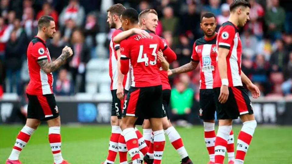 Southampton, primer equipo de la Premier League en reducir sueldos de futbolistas