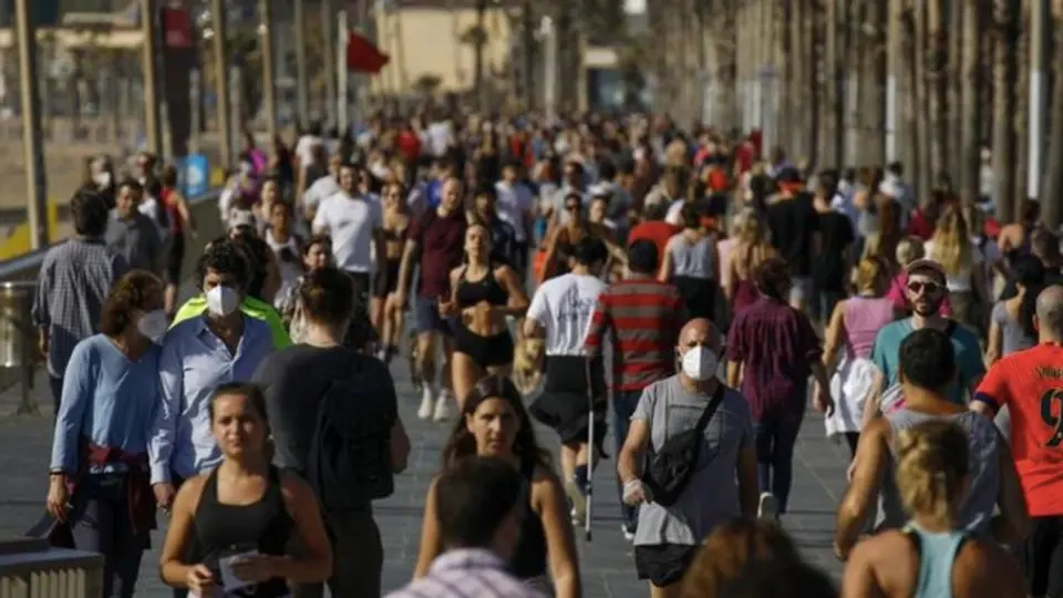 Coronavirus: Gobierno de España multará hasta con 100 euros a quien no use cubrebocas