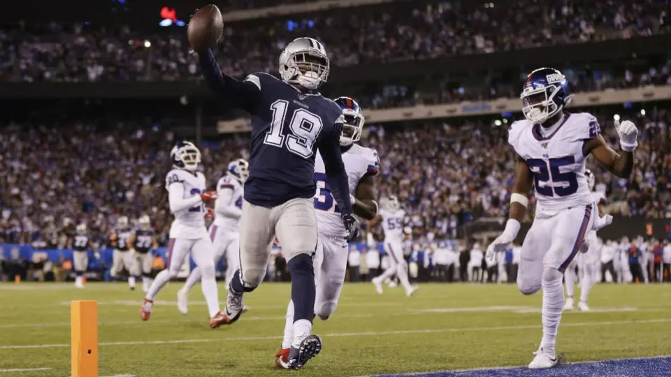 Cowboys terminó por aplastar a Giants en duelo marcado por polémica arbitral