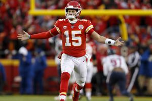 Mahomes rompió récord de la NFL en Playoffs