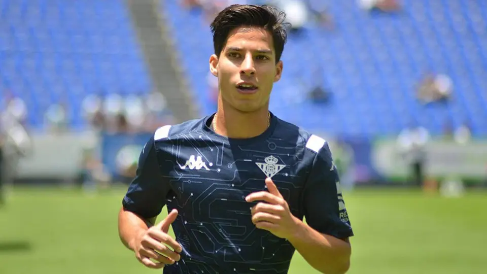 Diego Lainez pediría salir del Betis en el verano