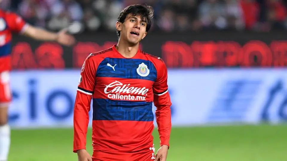 Chivas: JJ Macías, baja por dos semanas tras sufrir lesión muscular