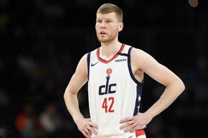 NBA: Davis Bertans no jugará en el regreso de la Liga por temor al coronavirus