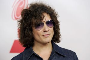 Enrique Bunbury, dispuesto al retiro si coronavirus ya no le permite hacer giras
