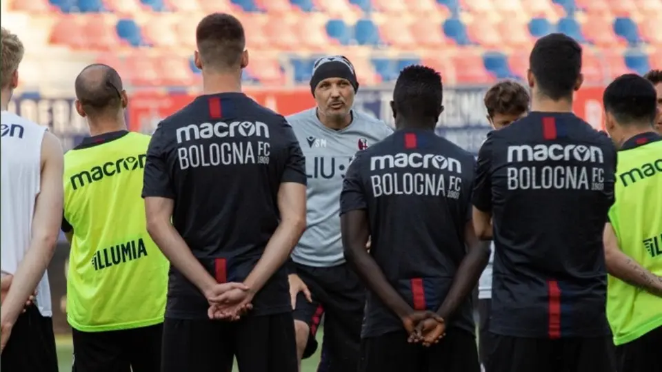 Serie A: Jugadores del Bolonia renunciaron a un mes de sueldo para ayudar al club