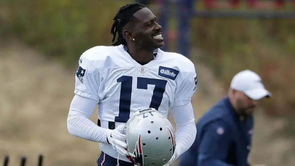 New England no buscará a Antonio Brown, pese a problemas al ataque