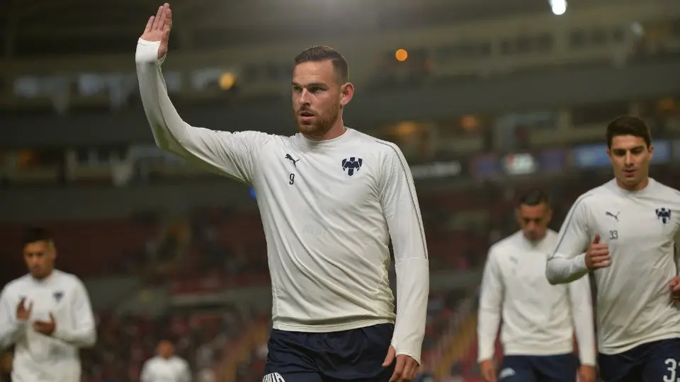 Vincent Janssen repartió despensas en Nuevo León