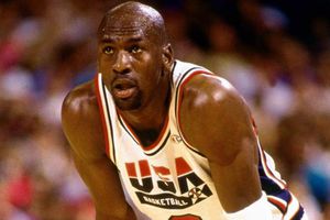 Camiseta que usó Jordan con el Dream Team fue subastada en 5.2 millones de pesos