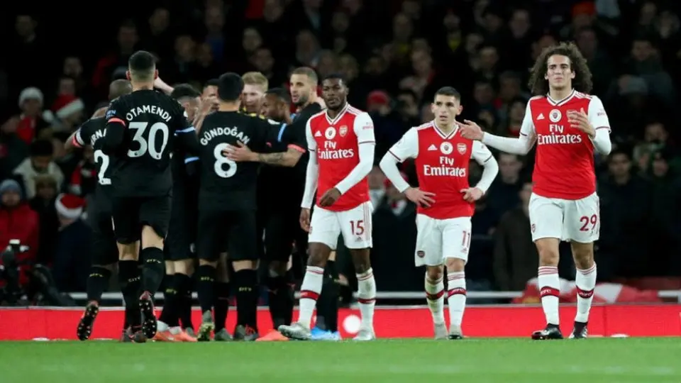 Premier League analiza terminar temporada con un formato similar al del Mundial