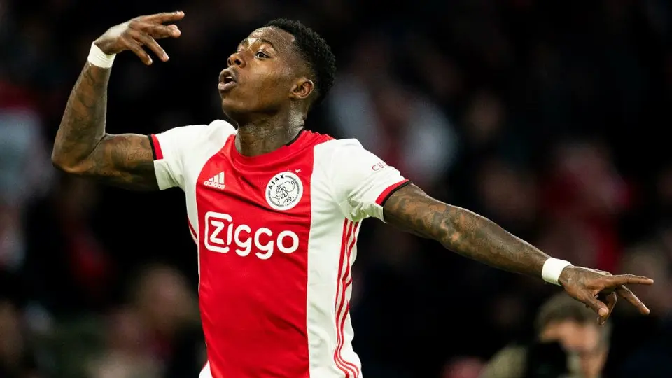 Edson Álvarez y Guti se quedan sin minutos en victoria del Ajax sobre el PSV