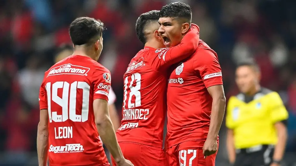VIDEO: Toluca entregó despensas a los más necesitados