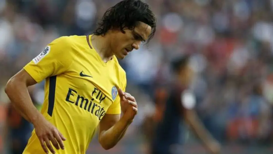 Edinson Cavani seguirá en el Paris Saint-Germain