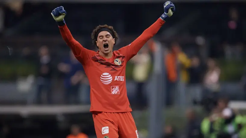 Memo Ochoa y Jorge Campos, presentes en la Arena CDMX para la NBA