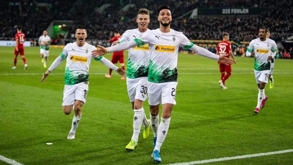 Mönchengladbach derrotó al Bayern Munich y mantiene la cima de la Bundesliga