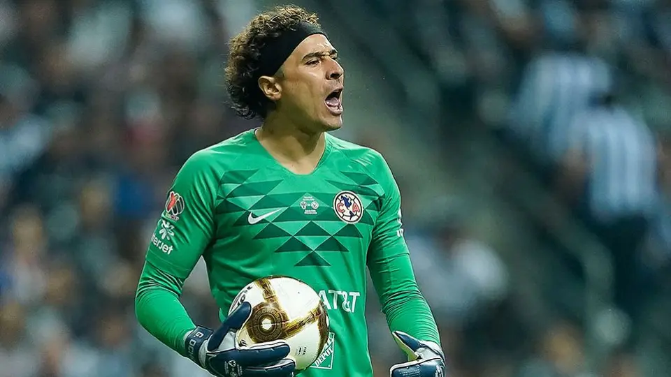 Memo Ochoa se lució con espectacular atajada en Final de Ida entre Rayados y América