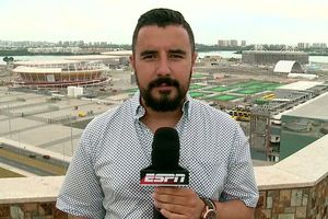 Álvaro Morales enloqueció con el gol de Chicharito Hernández