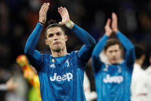 Cristiano agradeció muestras de apoyo por el estado de salud de su madre