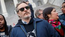 Joaquin Phoenix fue arrestado en Washington tras protestas