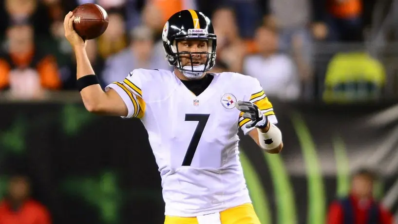 Ben Roethlisberger presumió lanzamientos tras lesión de codo